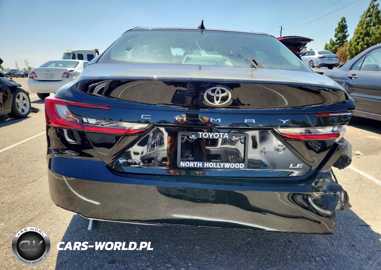 2026 Toyota Camry Le VIN:4T1DAACKXTU762228 - 6