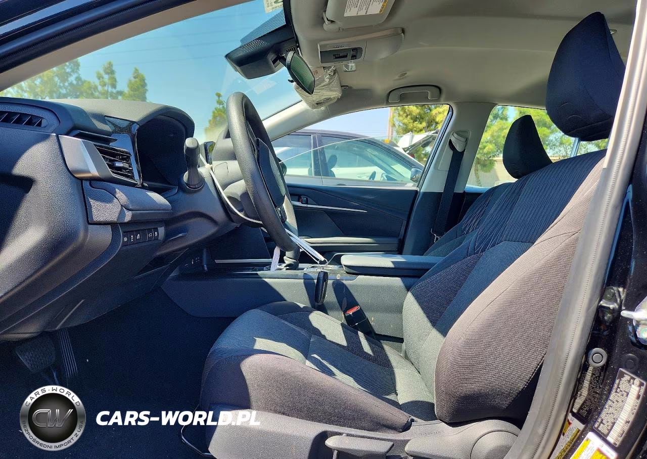 2026 Toyota Camry Le VIN:4T1DAACKXTU762228 - 7