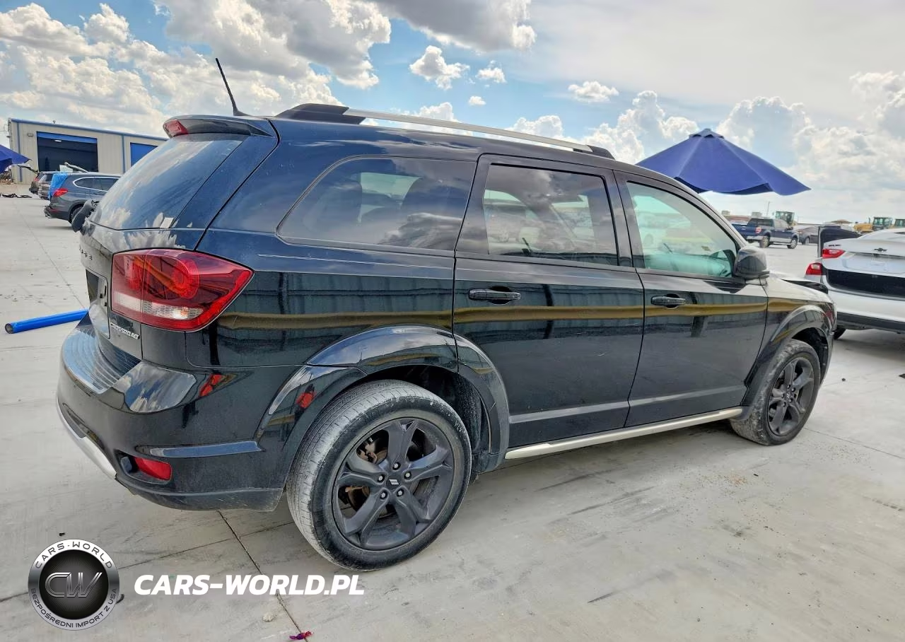 2018 Dodge Journey Crossroad VIN:3C4PDDGG8JT516771 - 3