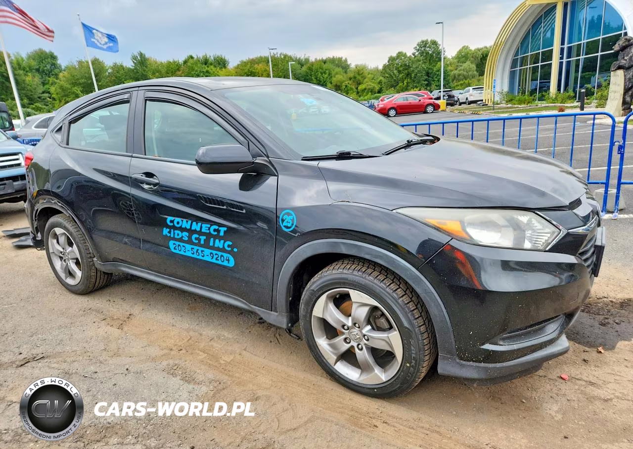 2017 Honda Hr-V Lx VIN:3CZRU6H34HG704961 - 4