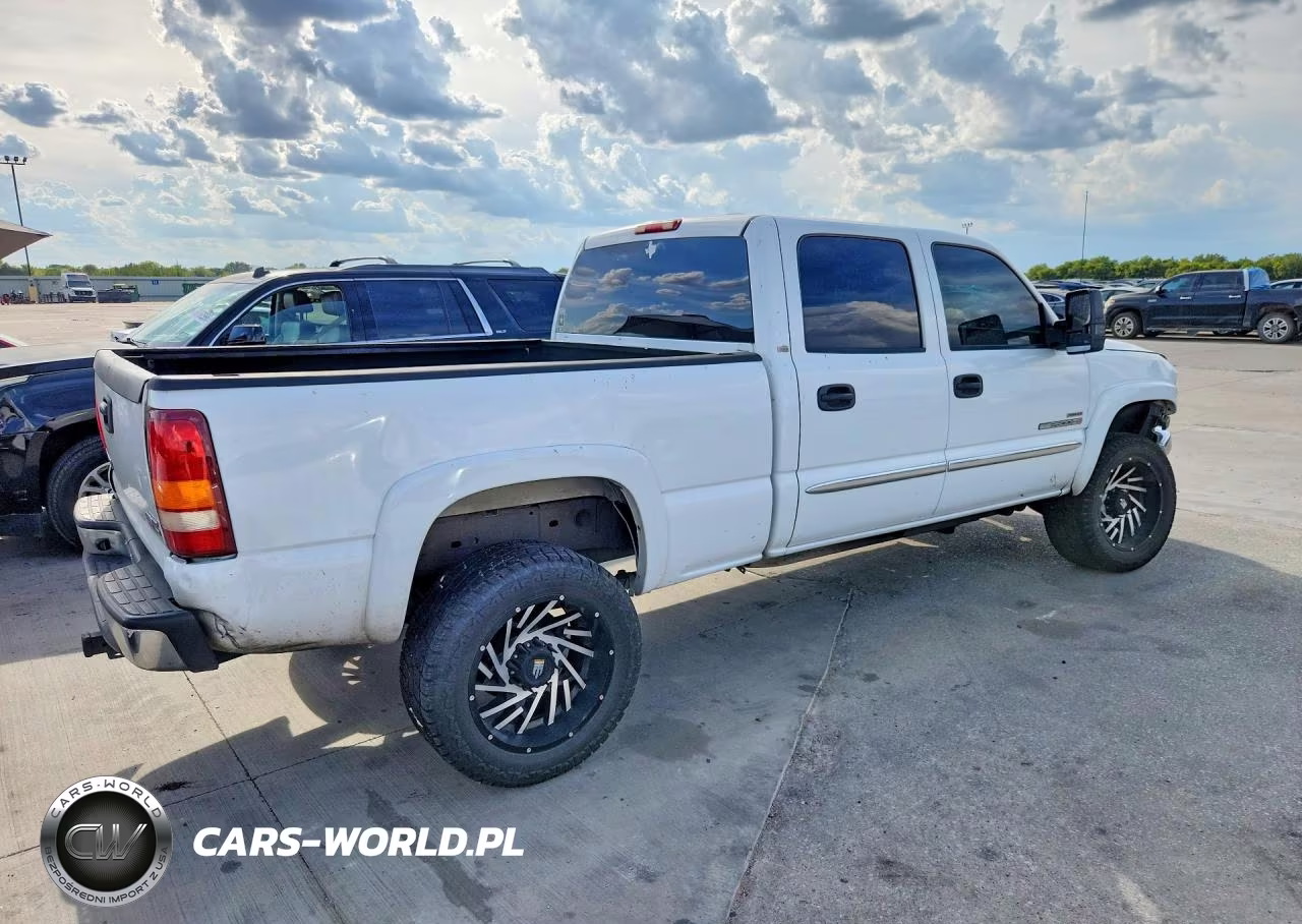 2005 GMC Sierra C2500 Heavy Duty VIN:1GTHC23285F870117 - 3