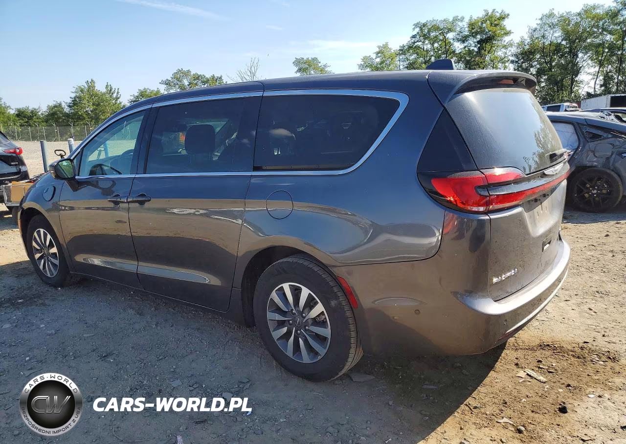 2022 Chrysler Pacifica Hybrid Touring L VIN:2C4RC1L7XNR121211 - 2