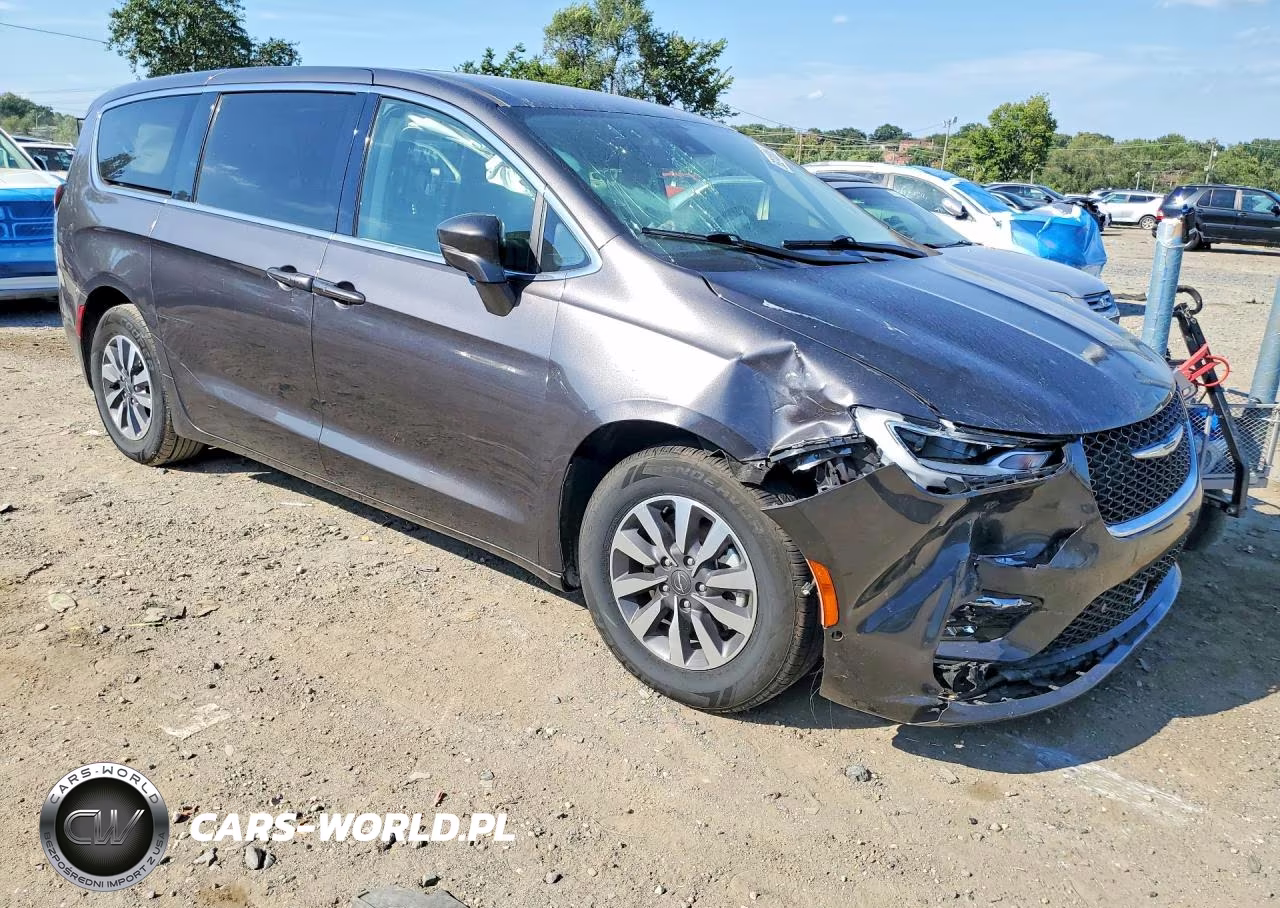 2022 Chrysler Pacifica Hybrid Touring L VIN:2C4RC1L7XNR121211 - 4