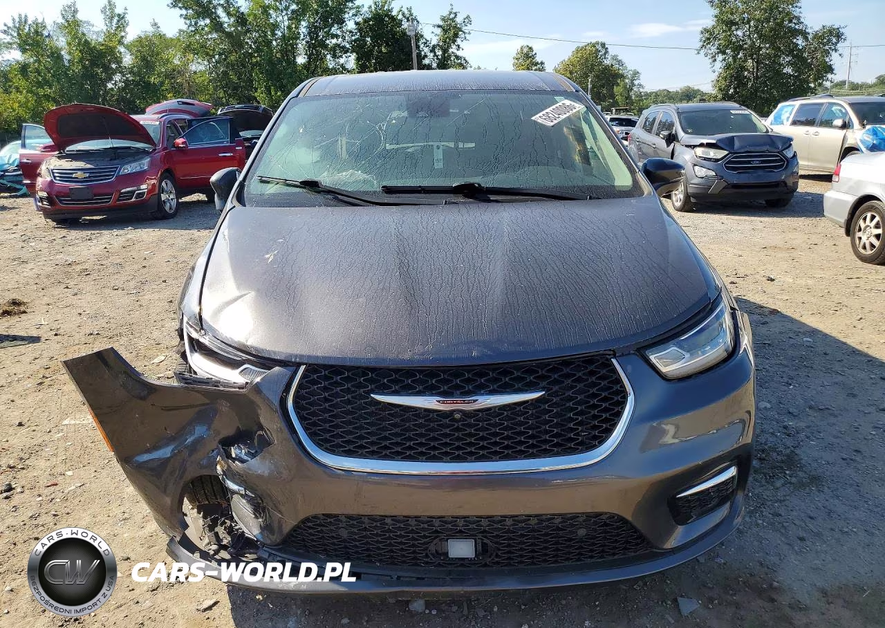 2022 Chrysler Pacifica Hybrid Touring L VIN:2C4RC1L7XNR121211 - 5