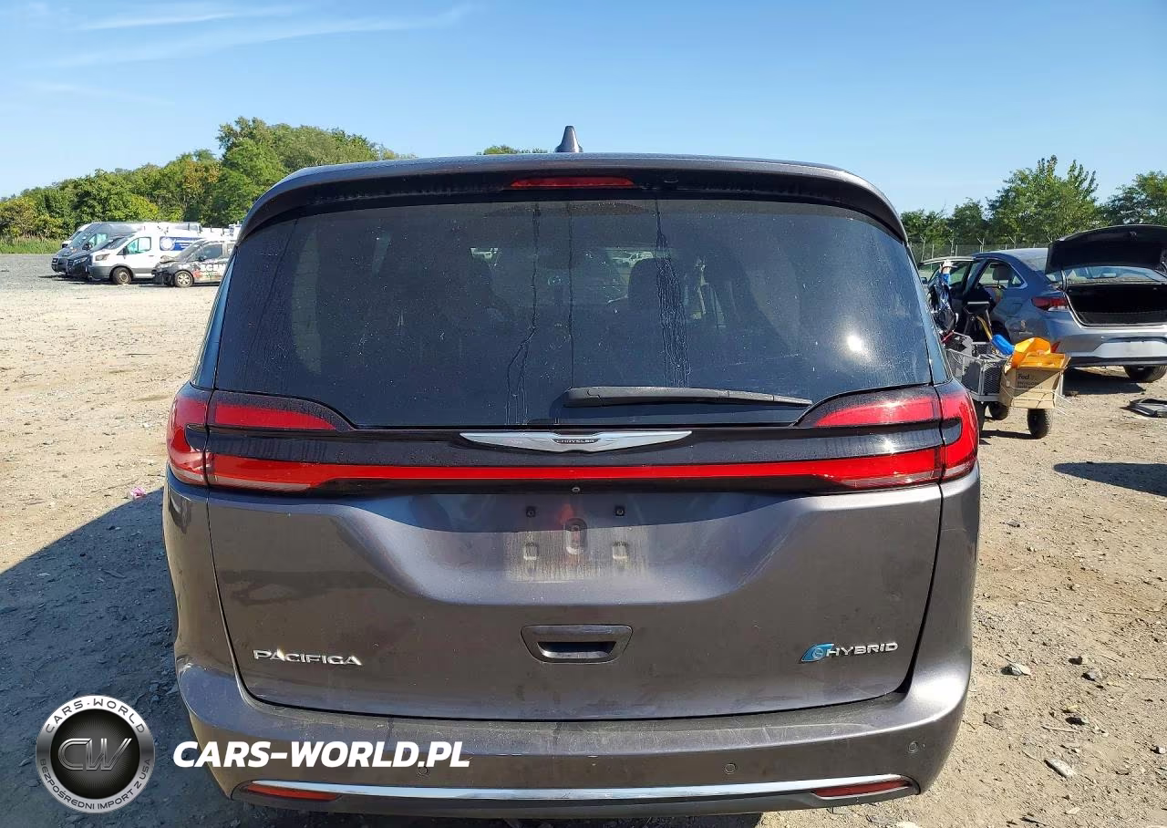 2022 Chrysler Pacifica Hybrid Touring L VIN:2C4RC1L7XNR121211 - 6
