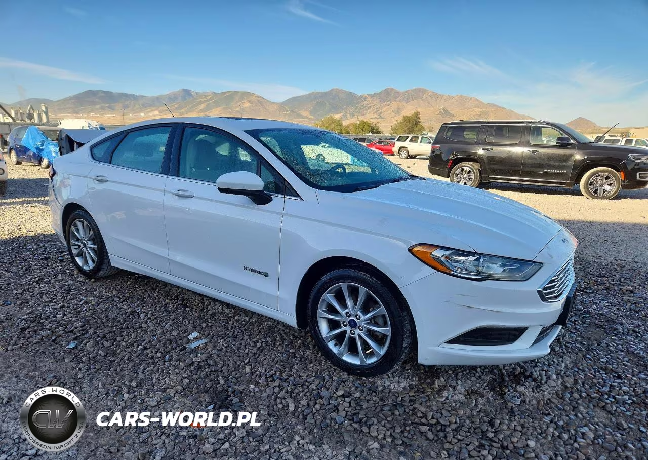 2017 Ford Fusion Se Hybrid VIN:3FA6P0LU3HR357663 - 4
