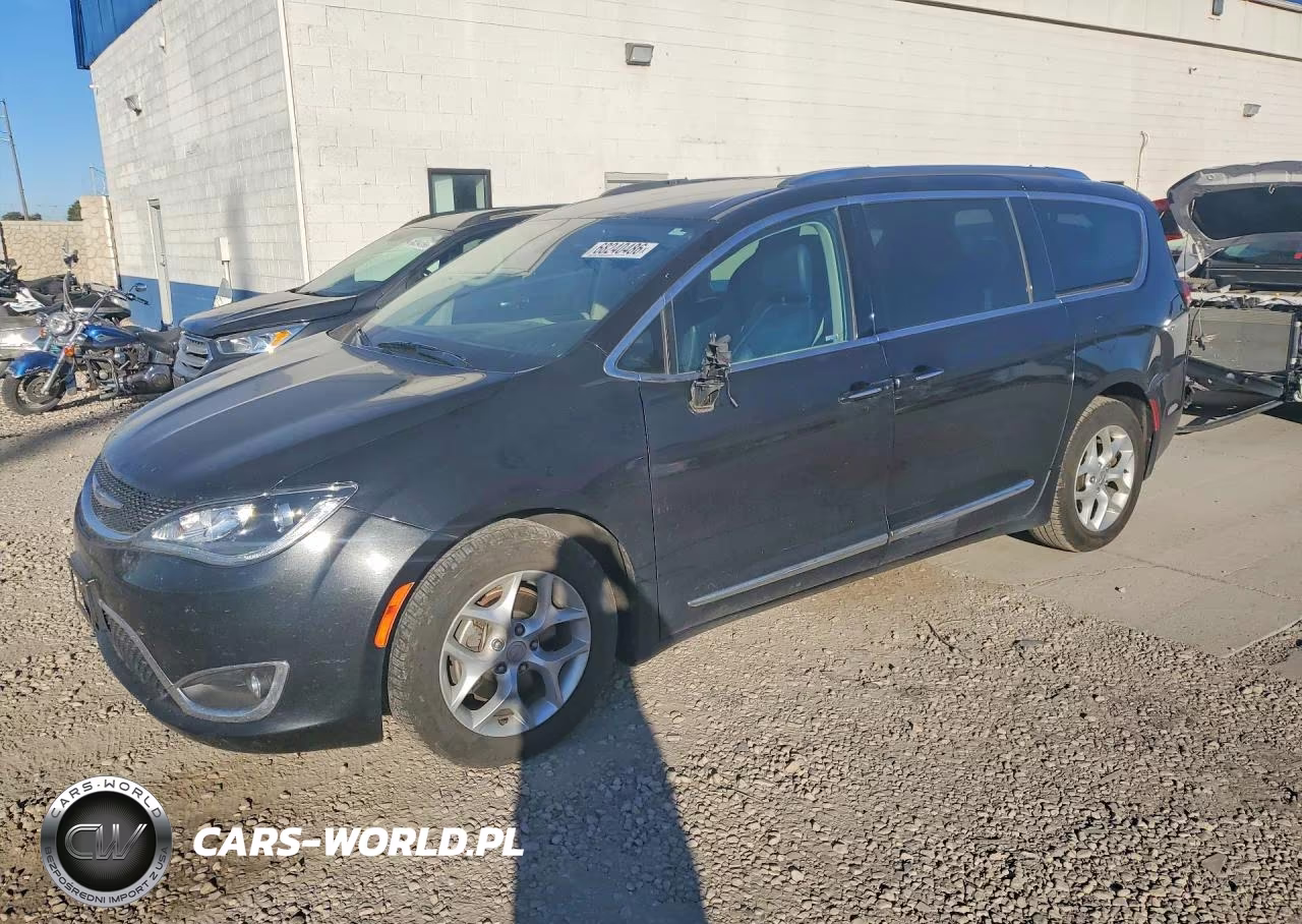 2017 Chrysler Pacifica Touring L Plus