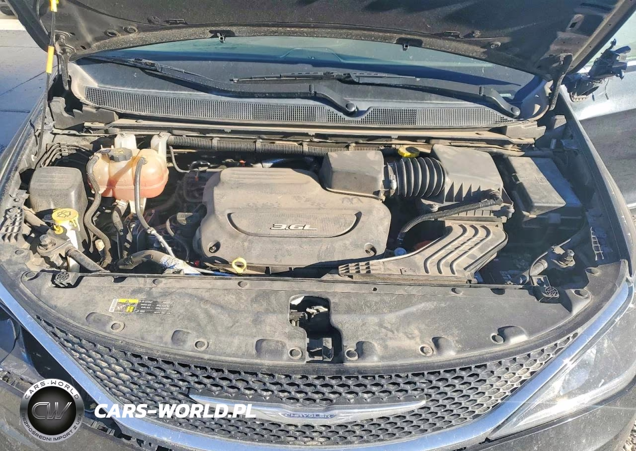 2017 Chrysler Pacifica Touring L Plus VIN:2C4RC1EG9HR659836 - 12