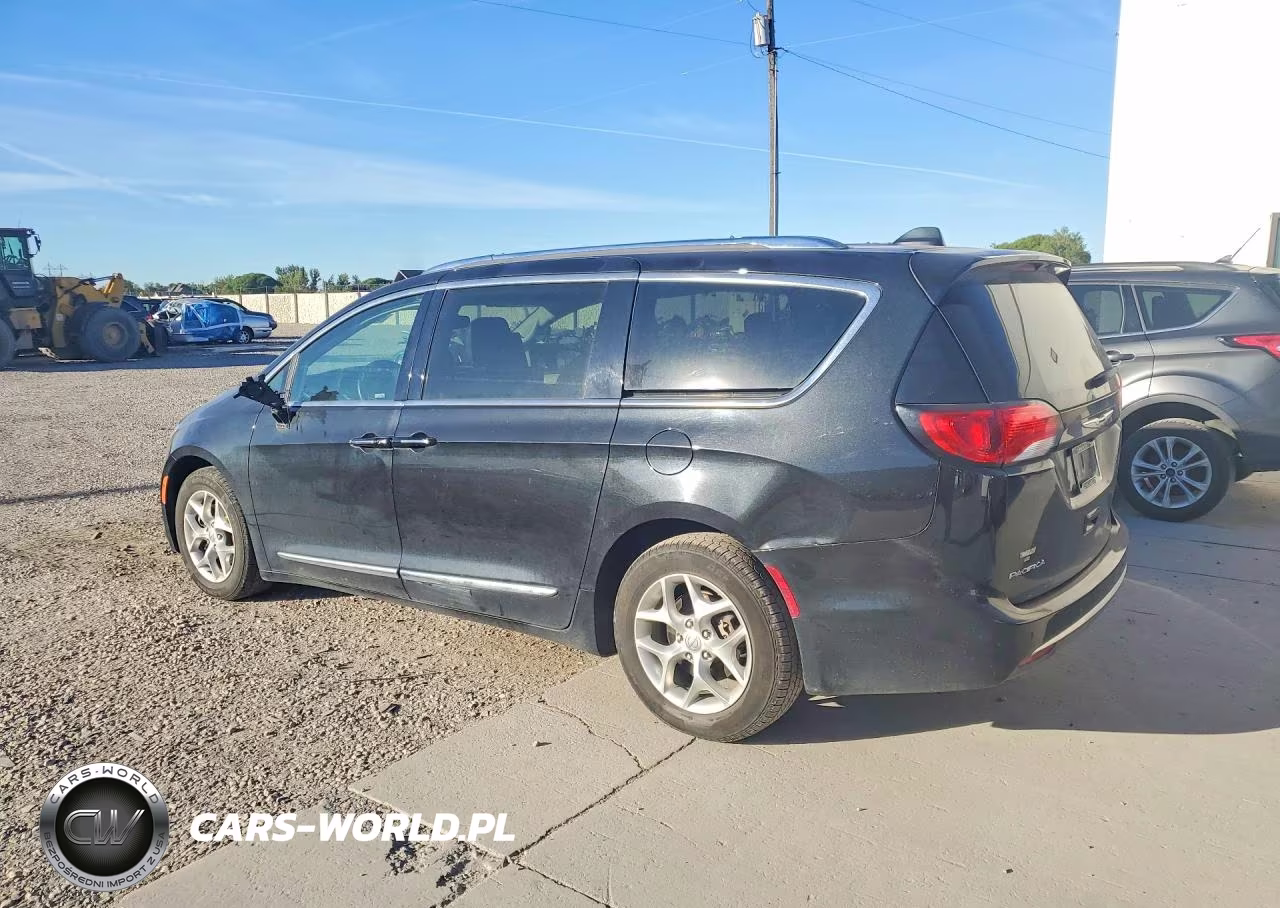2017 Chrysler Pacifica Touring L Plus VIN:2C4RC1EG9HR659836 - 2