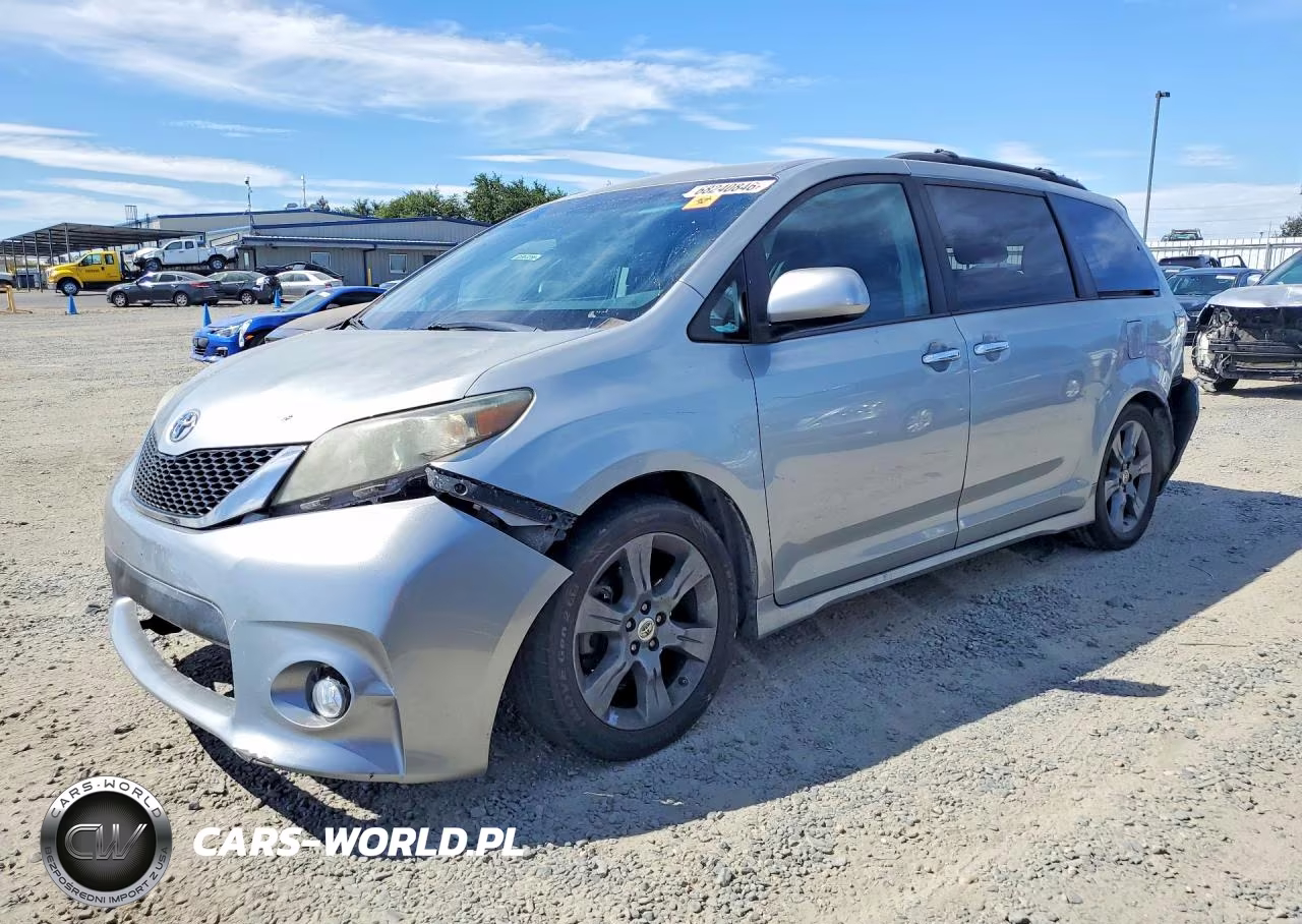 2013 Toyota Sienna Sport