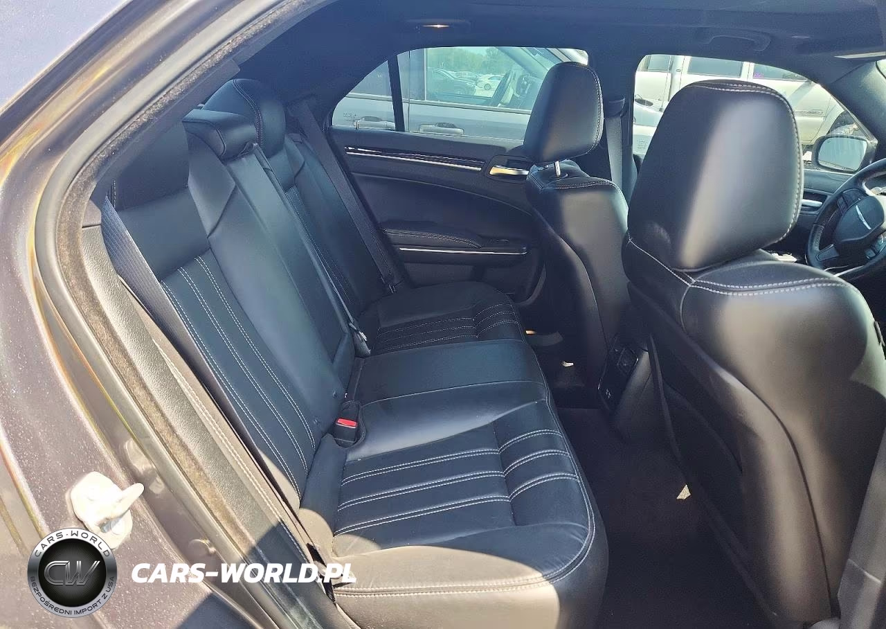 2017 Chrysler 300 S VIN:2C3CCABG1HH610246 - 10