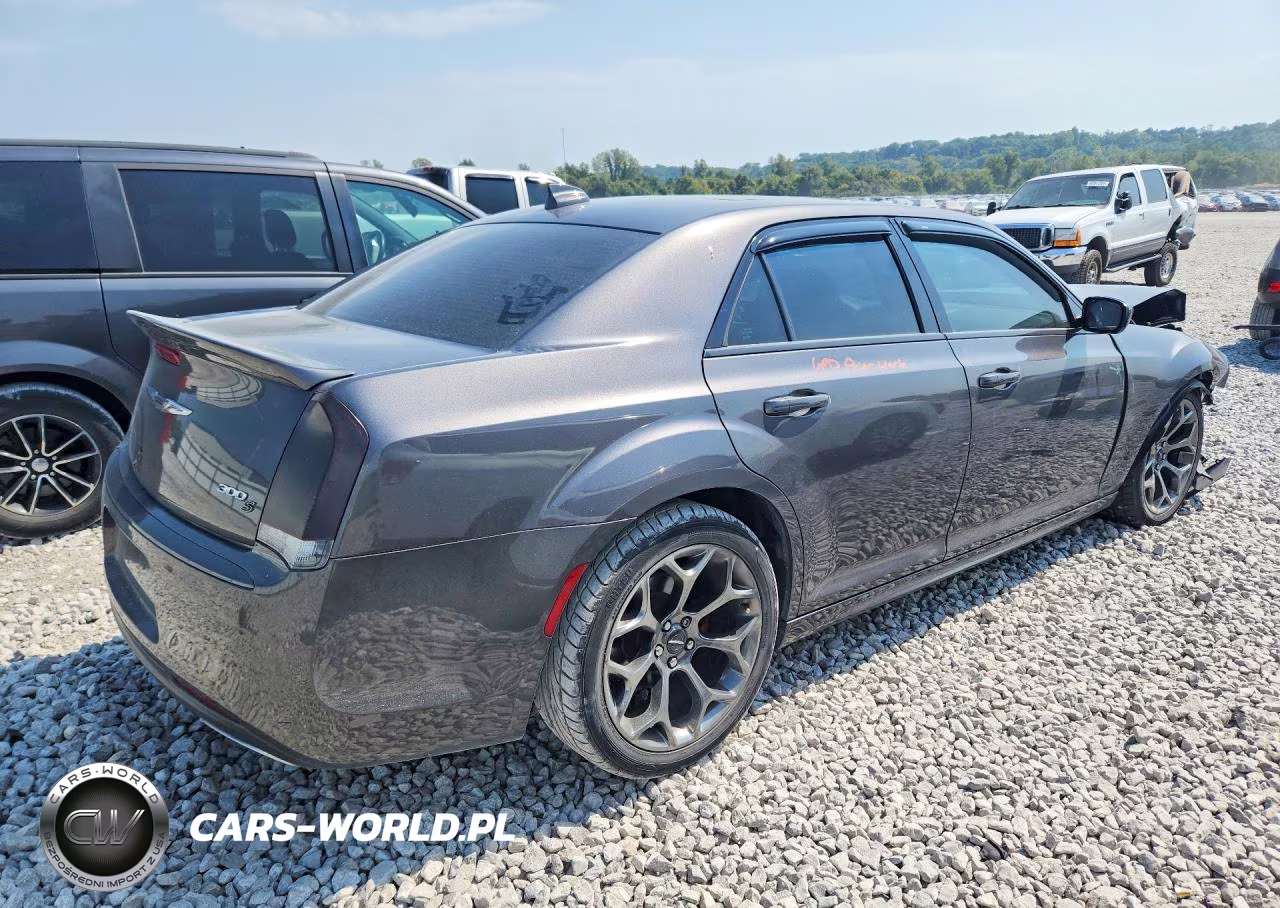 2017 Chrysler 300 S VIN:2C3CCABG1HH610246 - 3