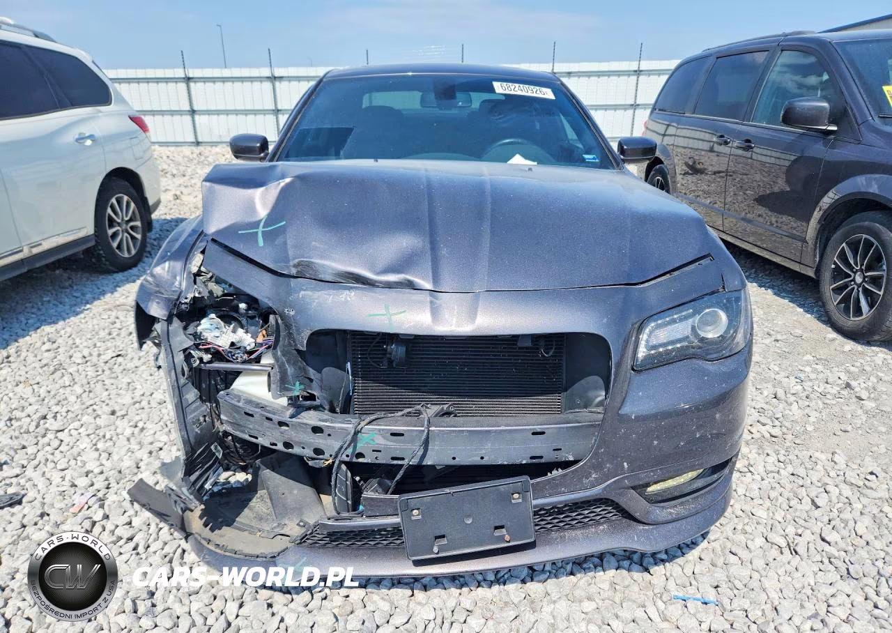 2017 Chrysler 300 S VIN:2C3CCABG1HH610246 - 5