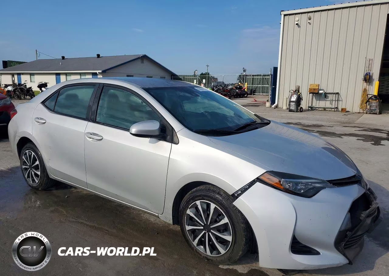 2018 Toyota Corolla Le VIN:2T1BURHE6JC970668 - 4