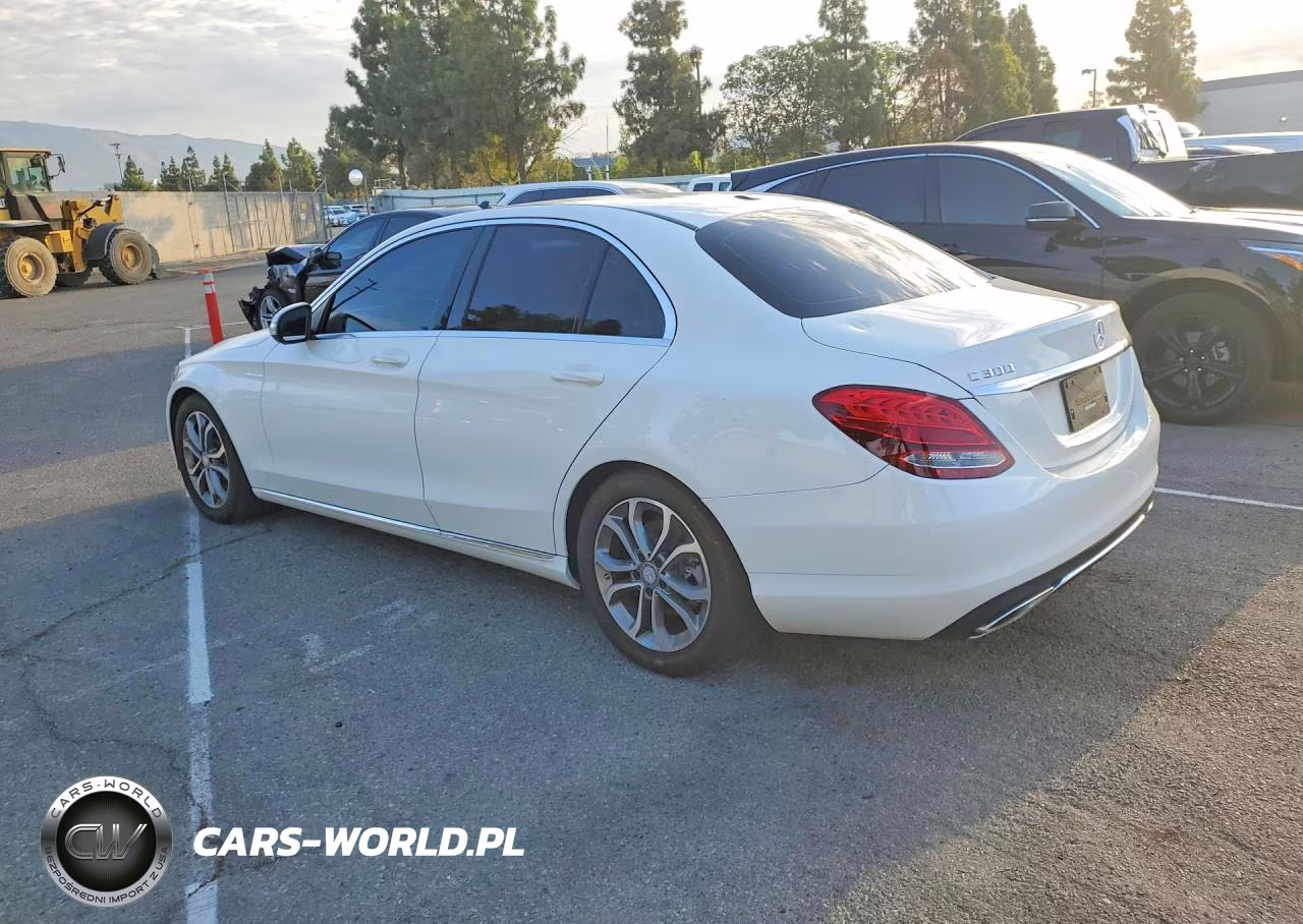 2015 Mercedes-Benz C 300 VIN:55SWF4JB5FU083126 - 2