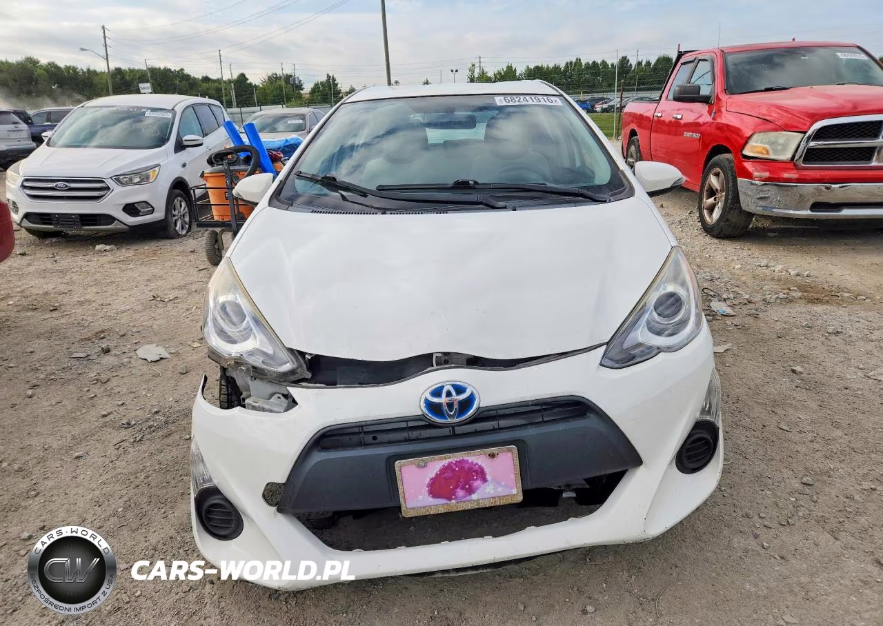 2015 Toyota Prius C One VIN:JTDKDTB32F1093922 - 5