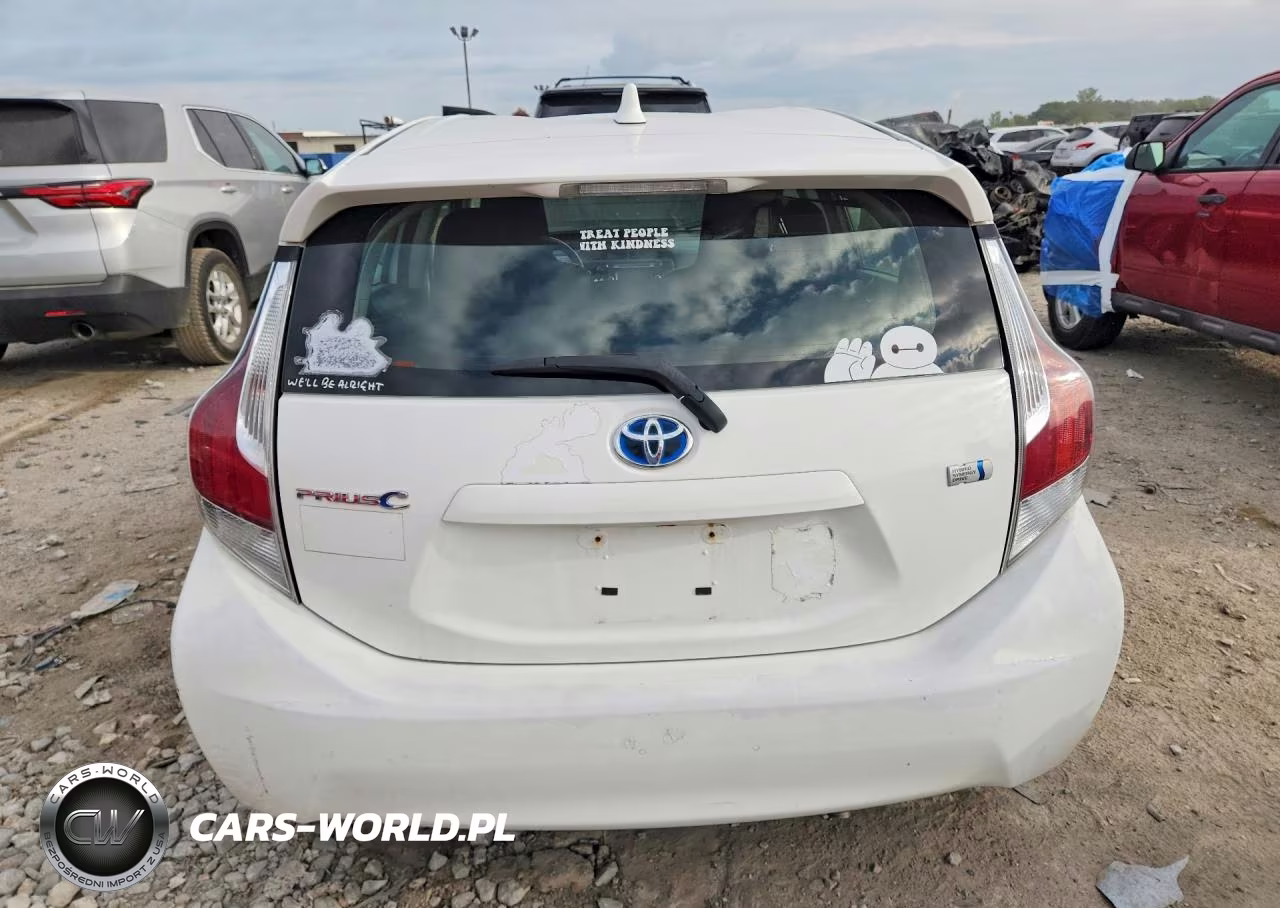 2015 Toyota Prius C One VIN:JTDKDTB32F1093922 - 6
