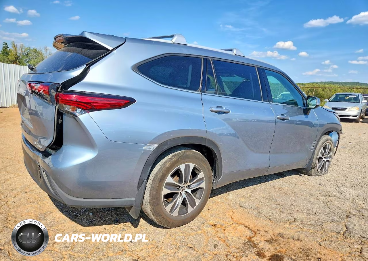 2022 Toyota Highlander Xle VIN:5TDGZRBH6NS227144 - 3