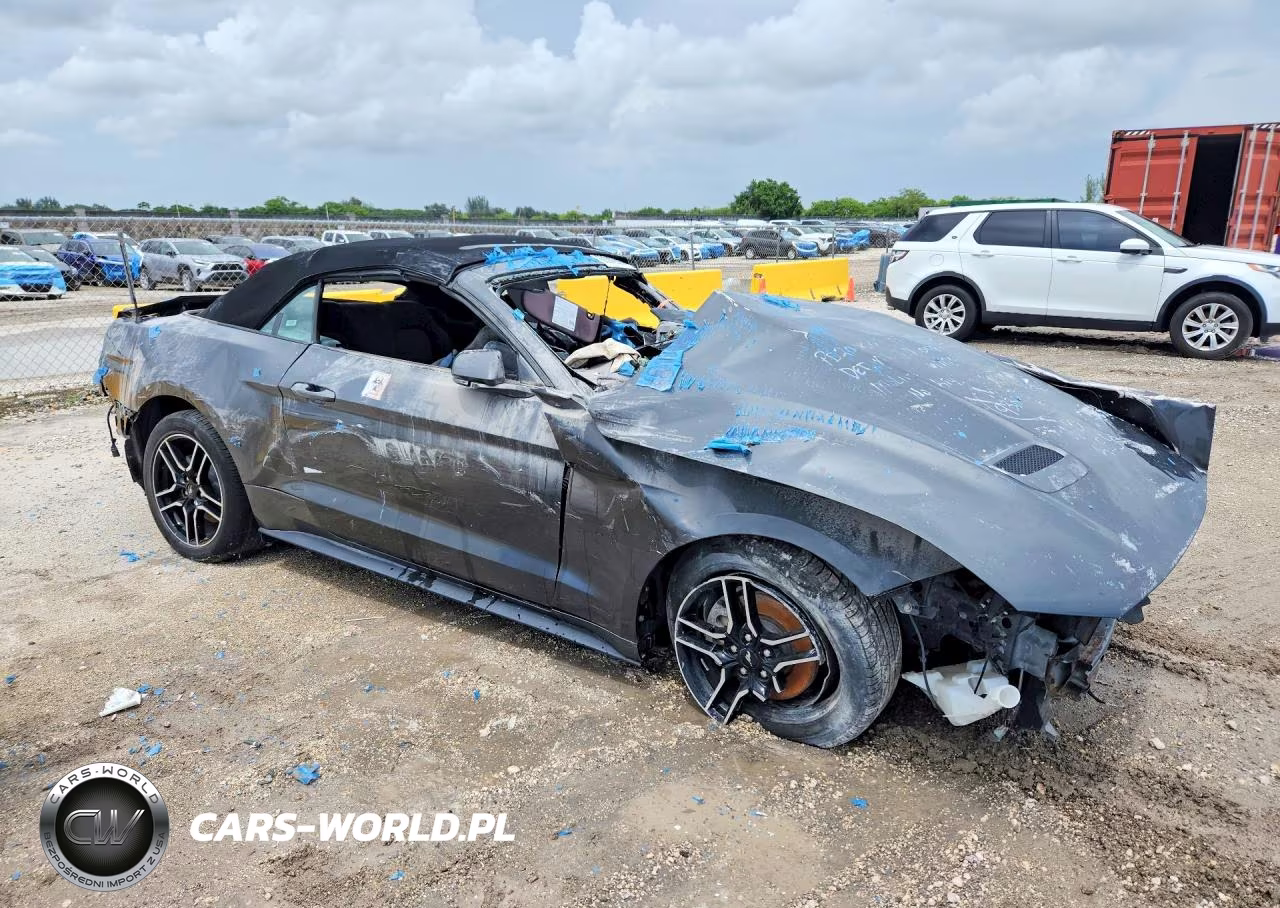 2020 Ford Mustang VIN:1FATP8UH1L5113556 - 4