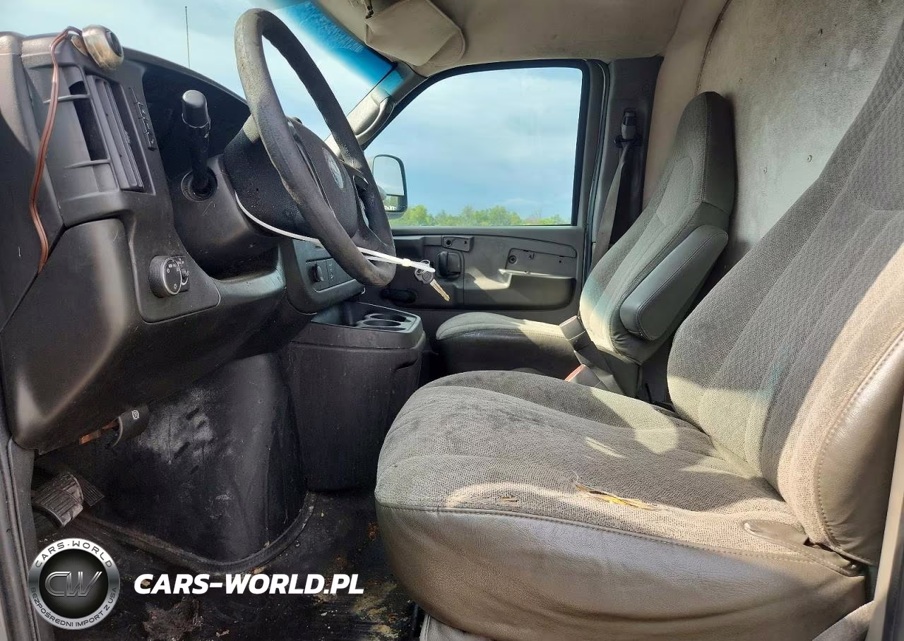 2010 Chevrolet Express 3500 Refrigerated Delivery Van VIN:1GC2GUAG9A1182574 - 7
