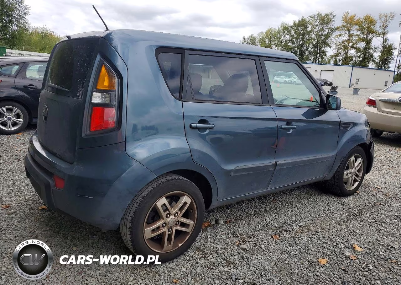 2011 Kia Soul + VIN:KNDJT2A27B7310194 - 3