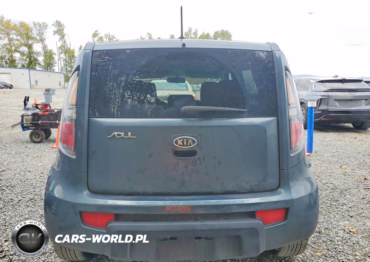 2011 Kia Soul + VIN:KNDJT2A27B7310194 - 6