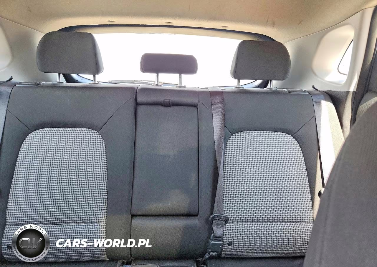 2020 Hyundai Kona Se VIN:KM8K12AA4LU504553 - 10