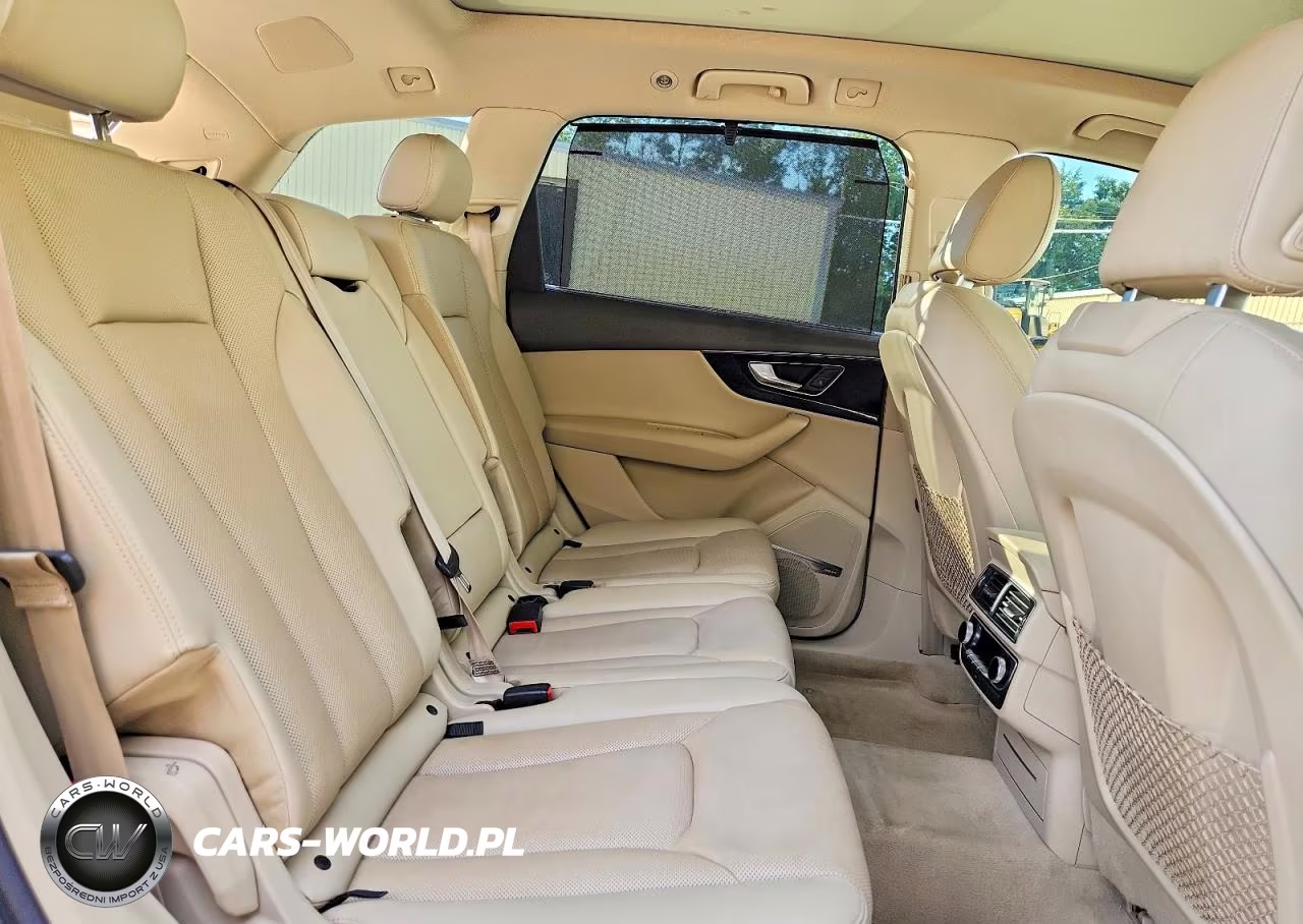 2017 Audi Q7 Prestige VIN:WA1VAAF79HD033364 - 10