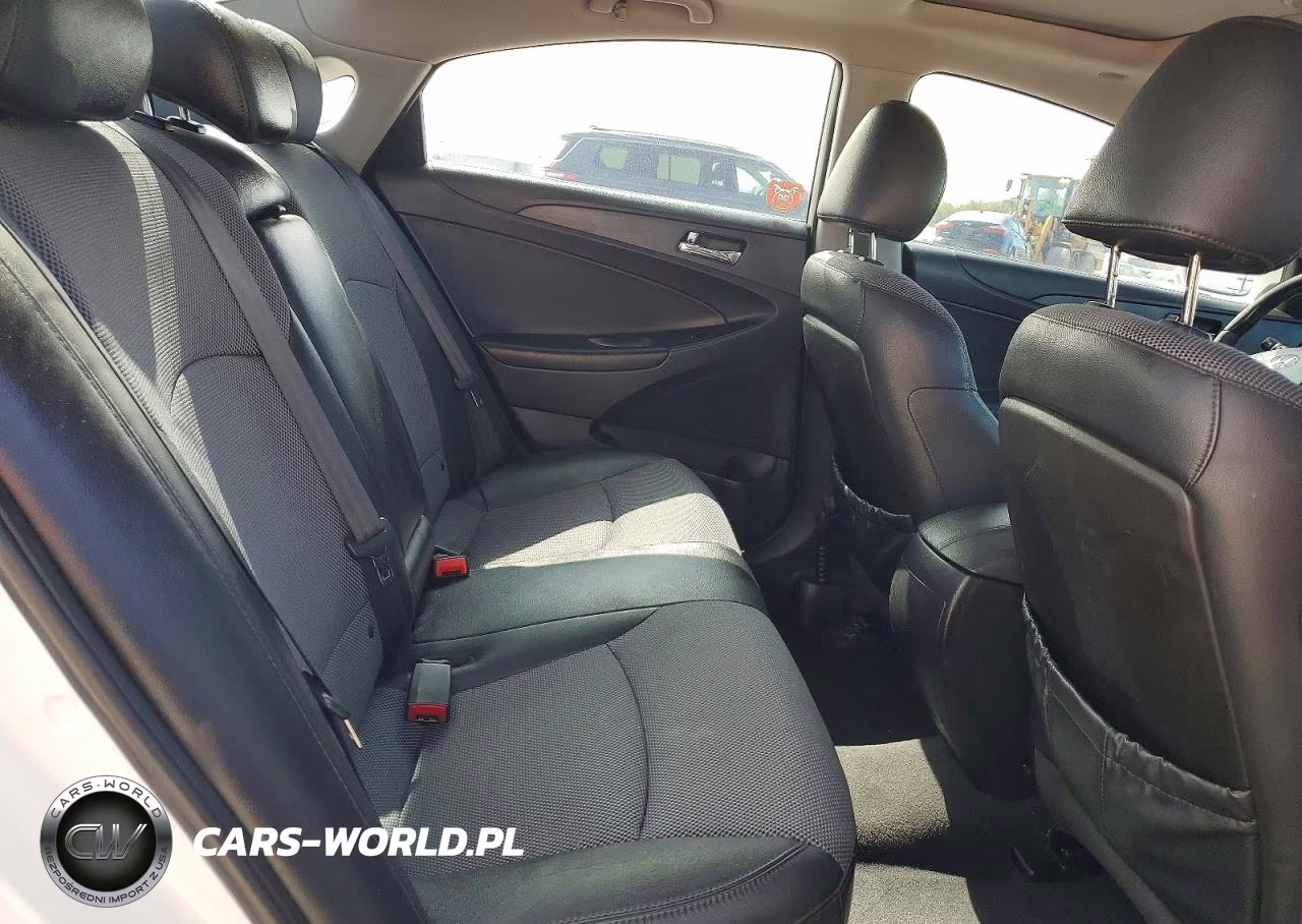 2011 Hyundai Sonata Tur VIN:5NPEC4AC8BH111592 - 10