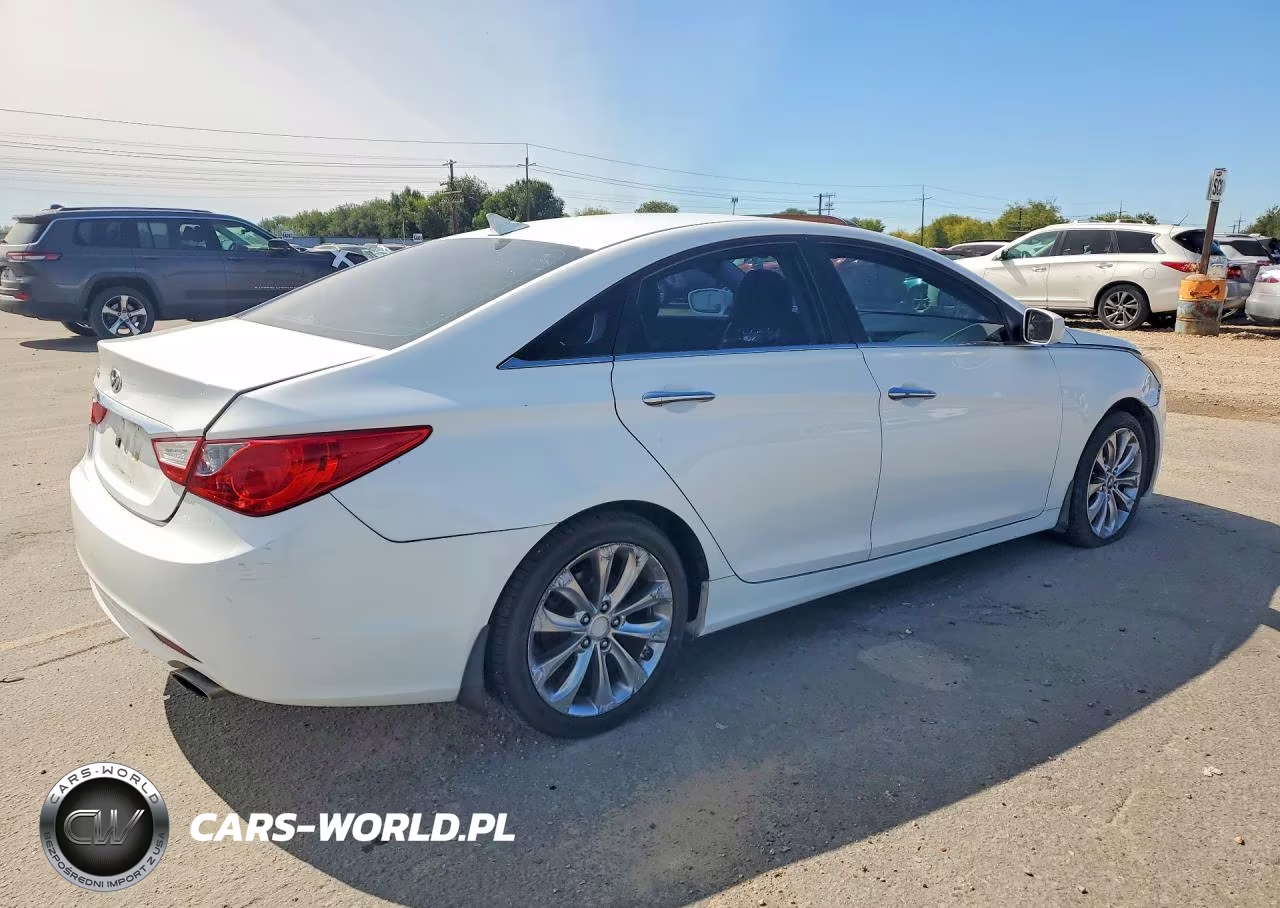 2011 Hyundai Sonata Tur VIN:5NPEC4AC8BH111592 - 3