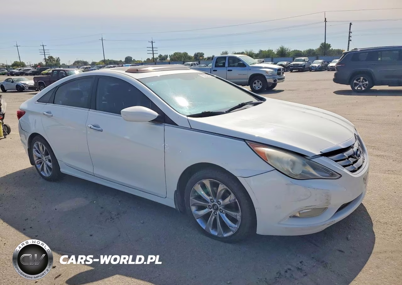 2011 Hyundai Sonata Tur VIN:5NPEC4AC8BH111592 - 4