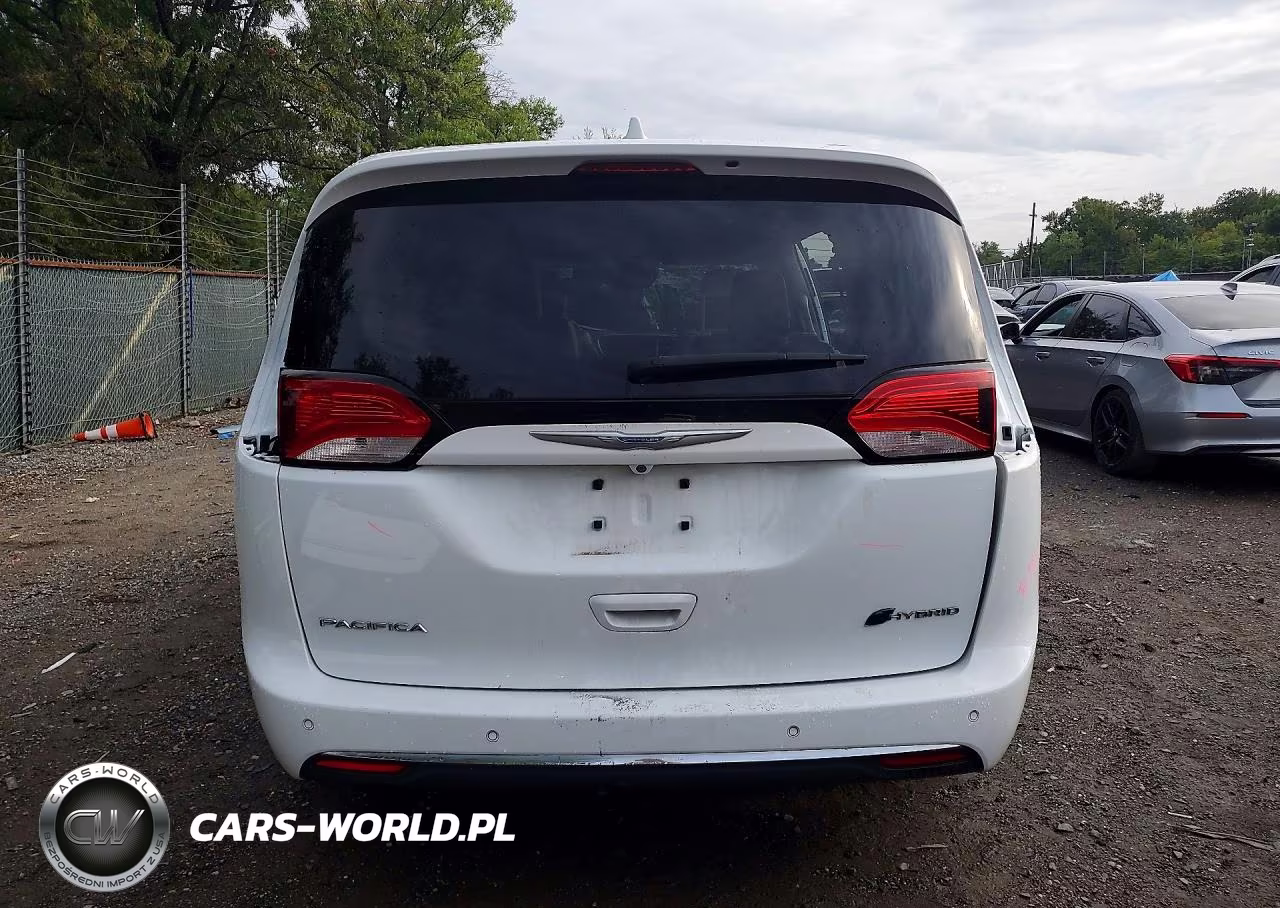 2018 Chrysler Pacifica Hybrid Limited VIN:2C4RC1N7XJR229819 - 6