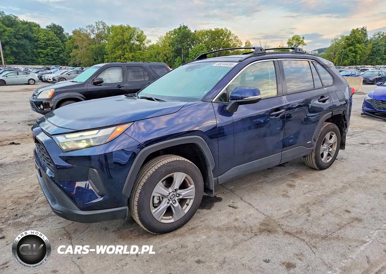 2025 Toyota Rav4 Hybrid Xle – zdjęcie 1 z 14