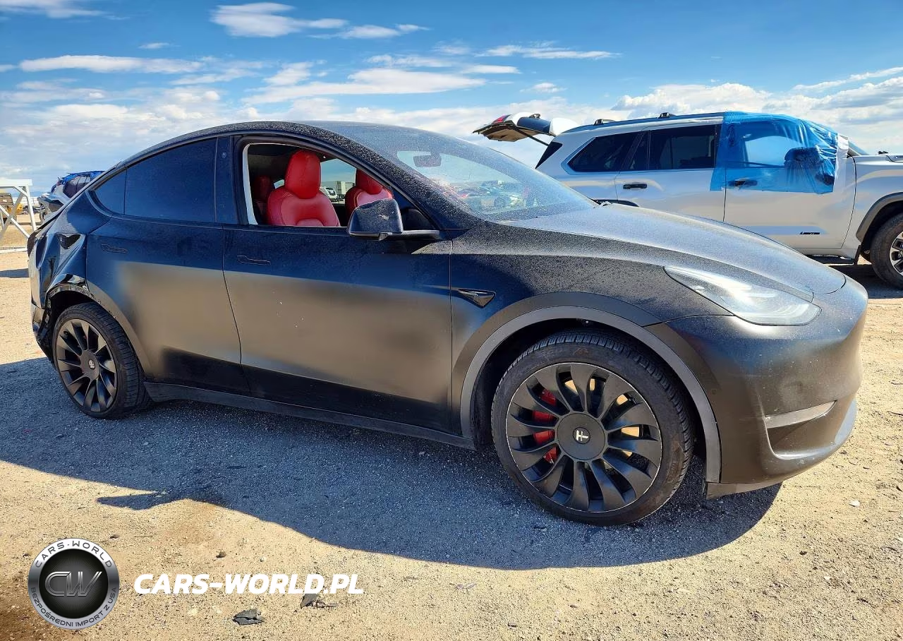 2021 Tesla Model Y VIN:5YJYGAEE0MF191127 - 4
