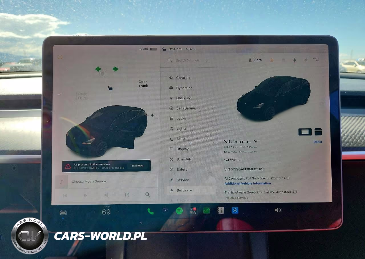 2021 Tesla Model Y VIN:5YJYGAEE0MF191127 - 9