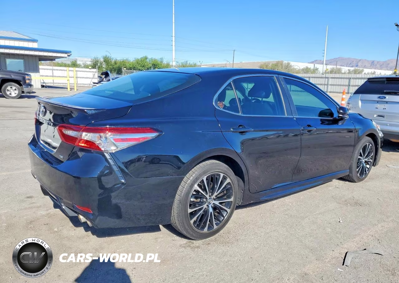 2018 Toyota Camry Se VIN:4T1B11HKXJU127703 - 3