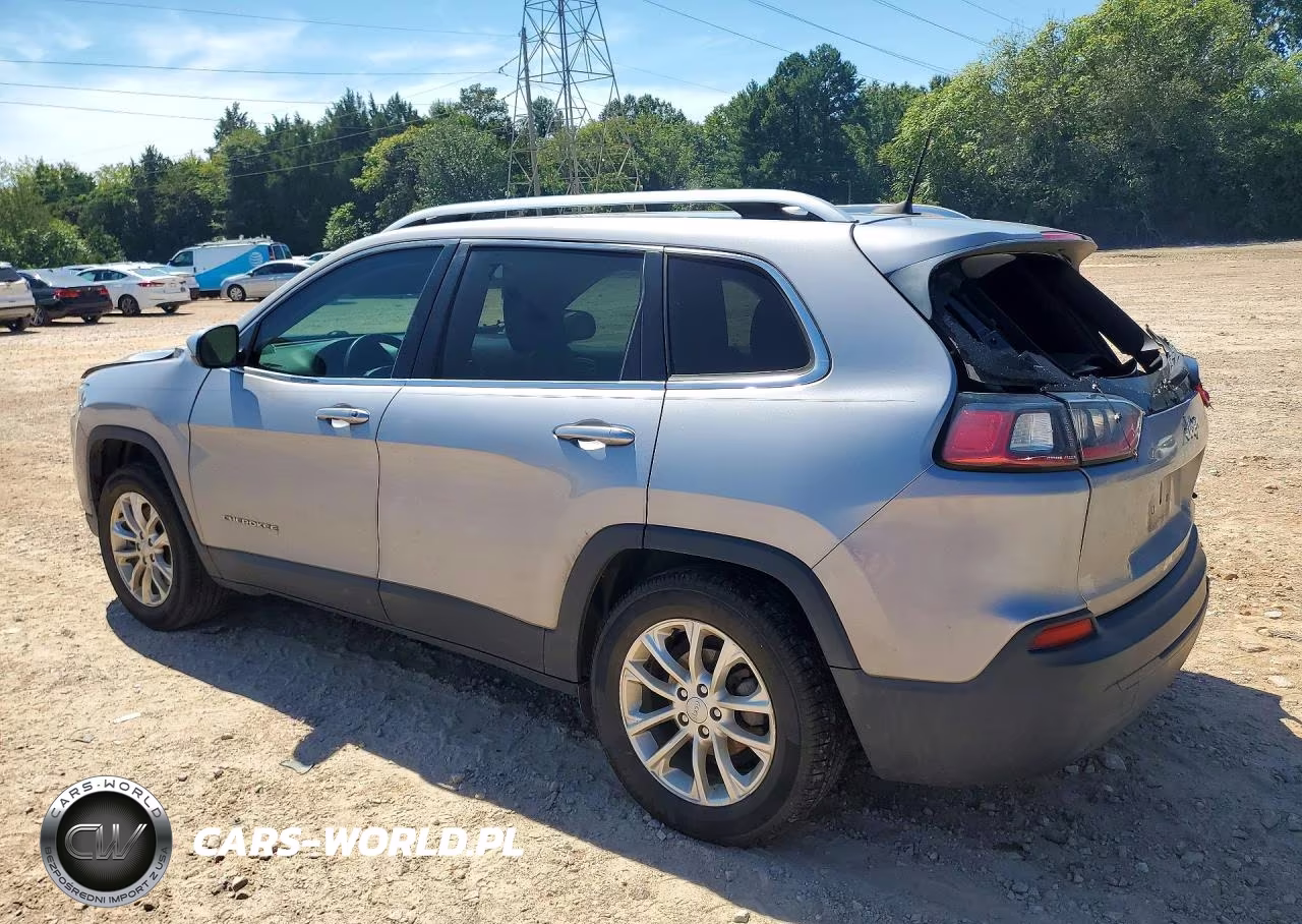 2019 Jeep Cherokee Latitude VIN:1C4PJLCBXKD455556 - 2
