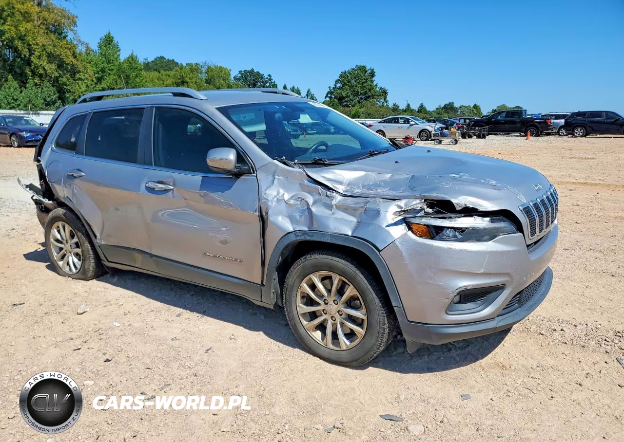 2019 Jeep Cherokee Latitude VIN:1C4PJLCBXKD455556 - 4