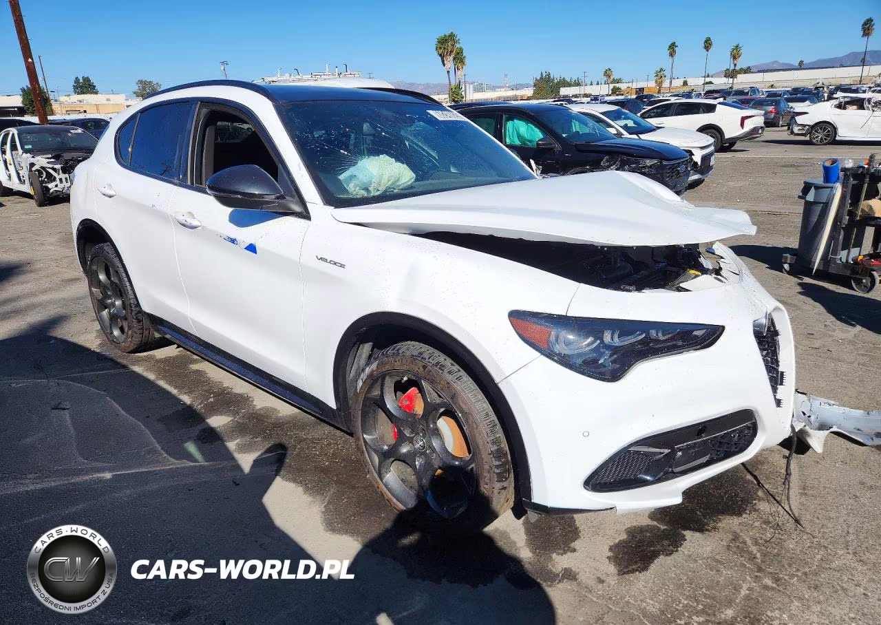 2024 Alfa Romeo Stelvio Ti VIN:ZASPAKBN3R7D78356 - 4