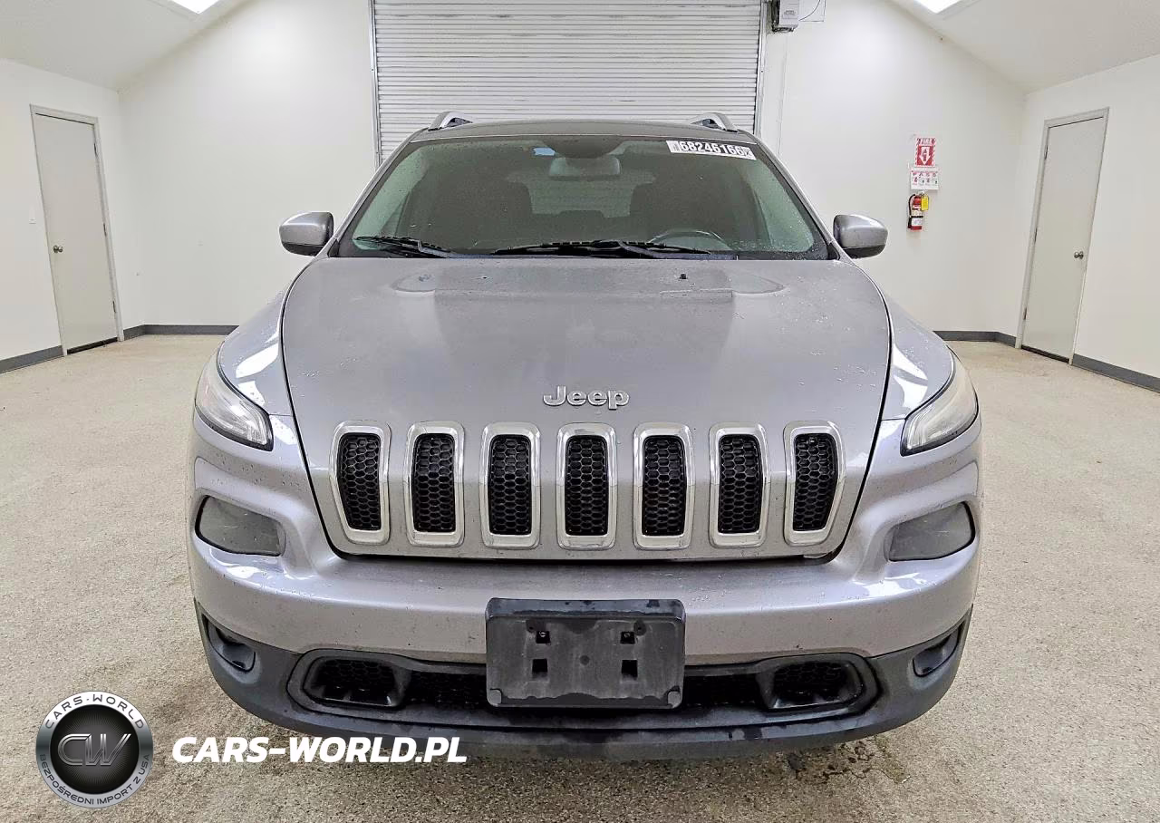 2015 Jeep Cherokee Latitude VIN:1C4PJLCS8FW561000 - 5