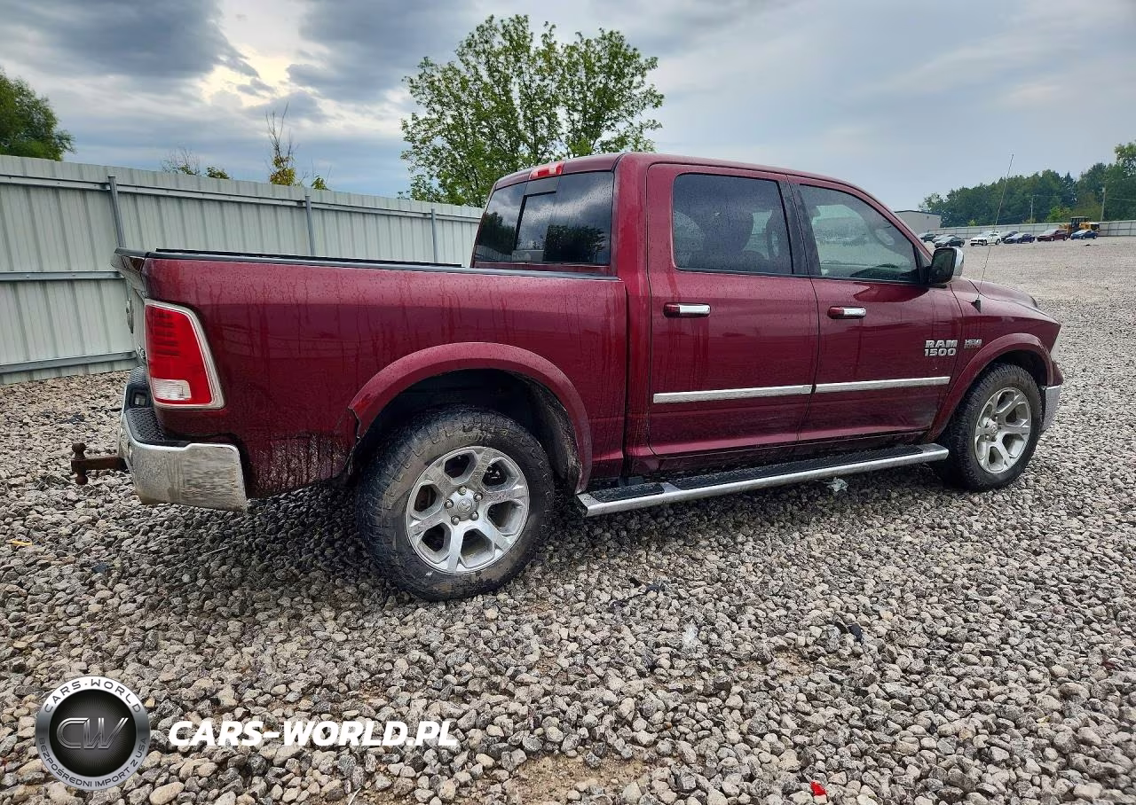 2017 Ram 1500 Laramie VIN:1C6RR7NT1HS626835 - 3