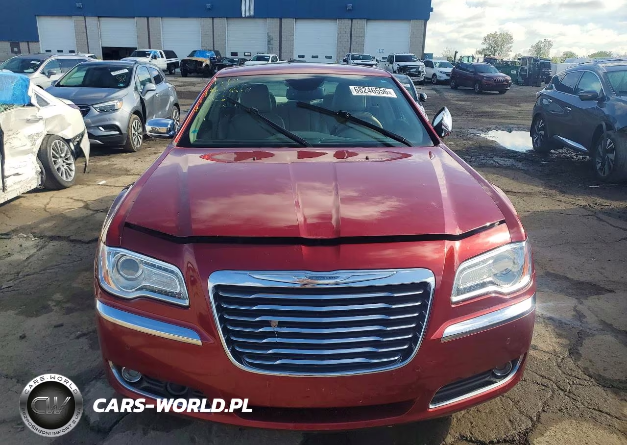 2014 Chrysler 300C VIN:2C3CCAKT6EH105926 - 5
