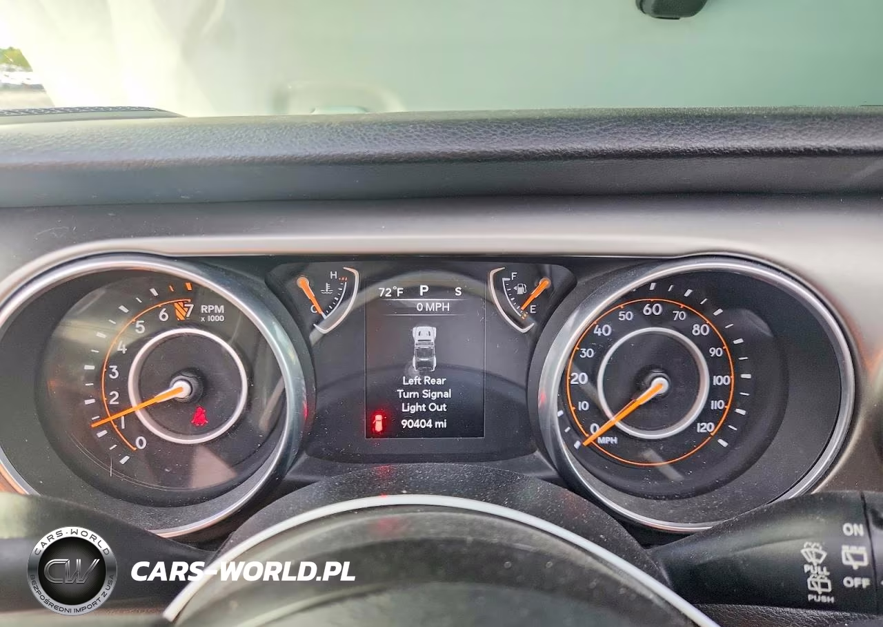 2018 Jeep Wrangler Unlimited Sport VIN:1C4HJXDGXJW142676 - 9