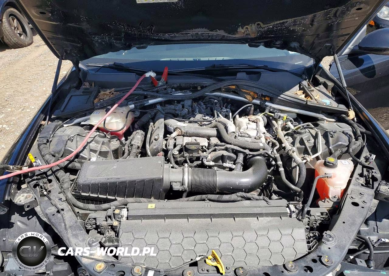 2018 Alfa Romeo Giulia Ti VIN:ZARFAECN8J7566787 - 11