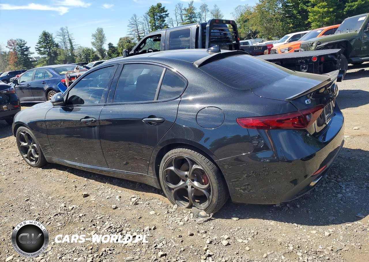 2018 Alfa Romeo Giulia Ti VIN:ZARFAECN8J7566787 - 2
