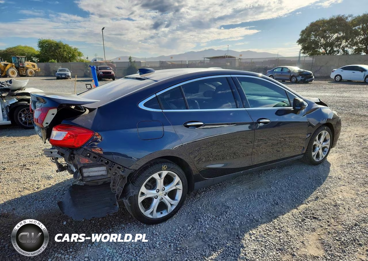 2016 Chevrolet Cruze Premier VIN:1G1BG5SM4G7281618 - 3