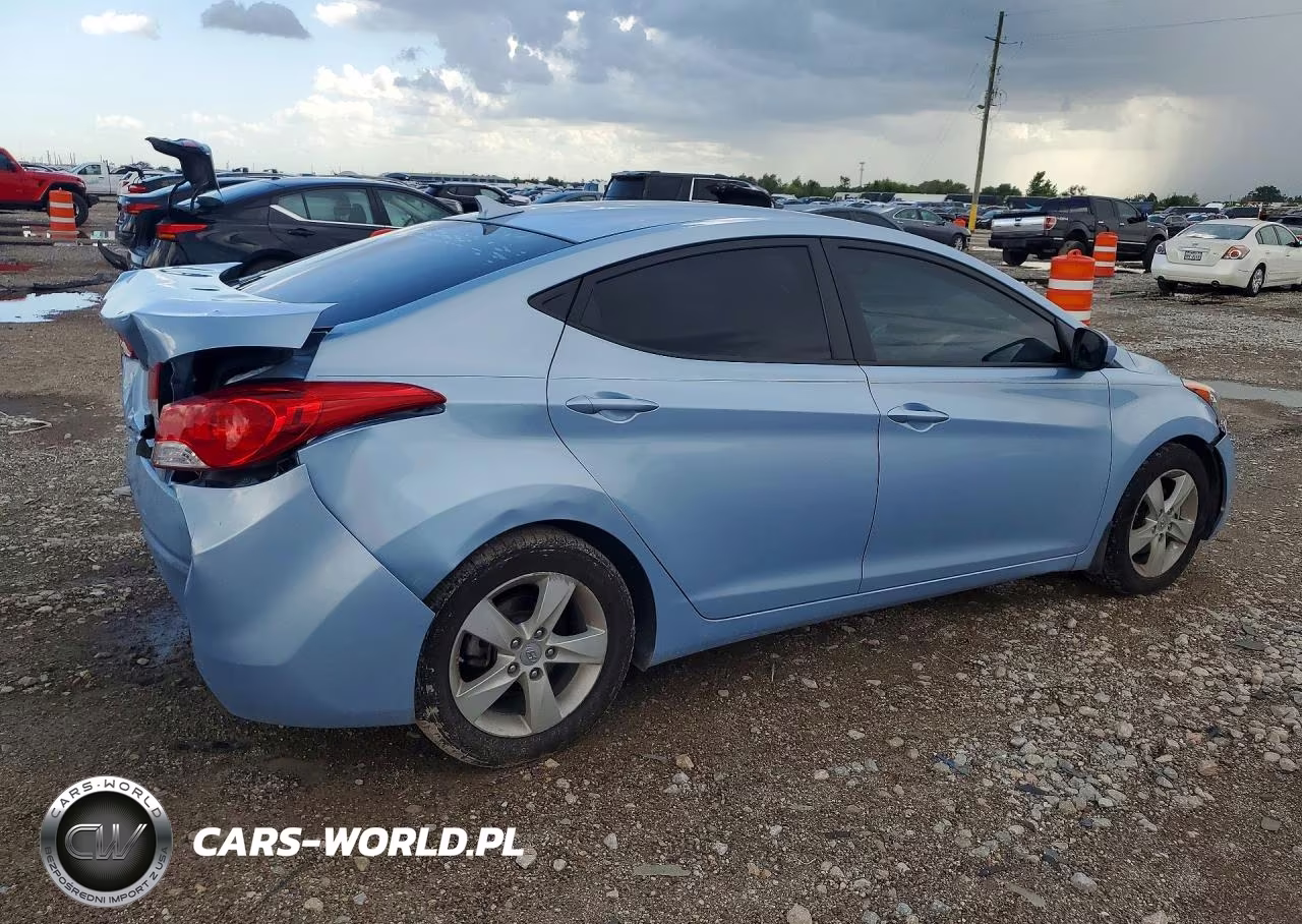 2013 Hyundai Elantra Gls VIN:KMHDH4AE4DU666235 - 3
