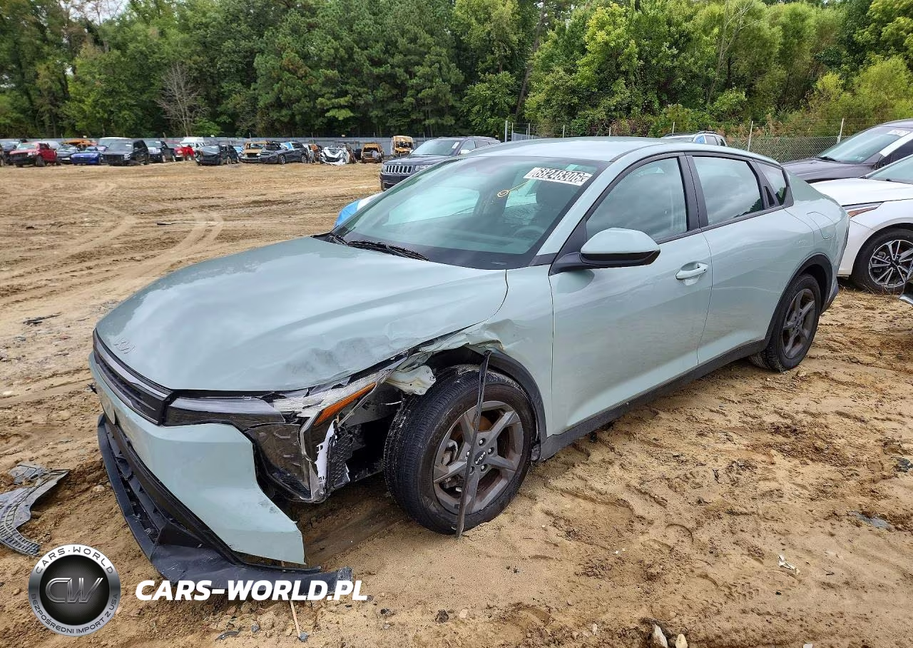 2025 Kia K4 Lxs VIN:3KPFT4DE3SE091385 - 1