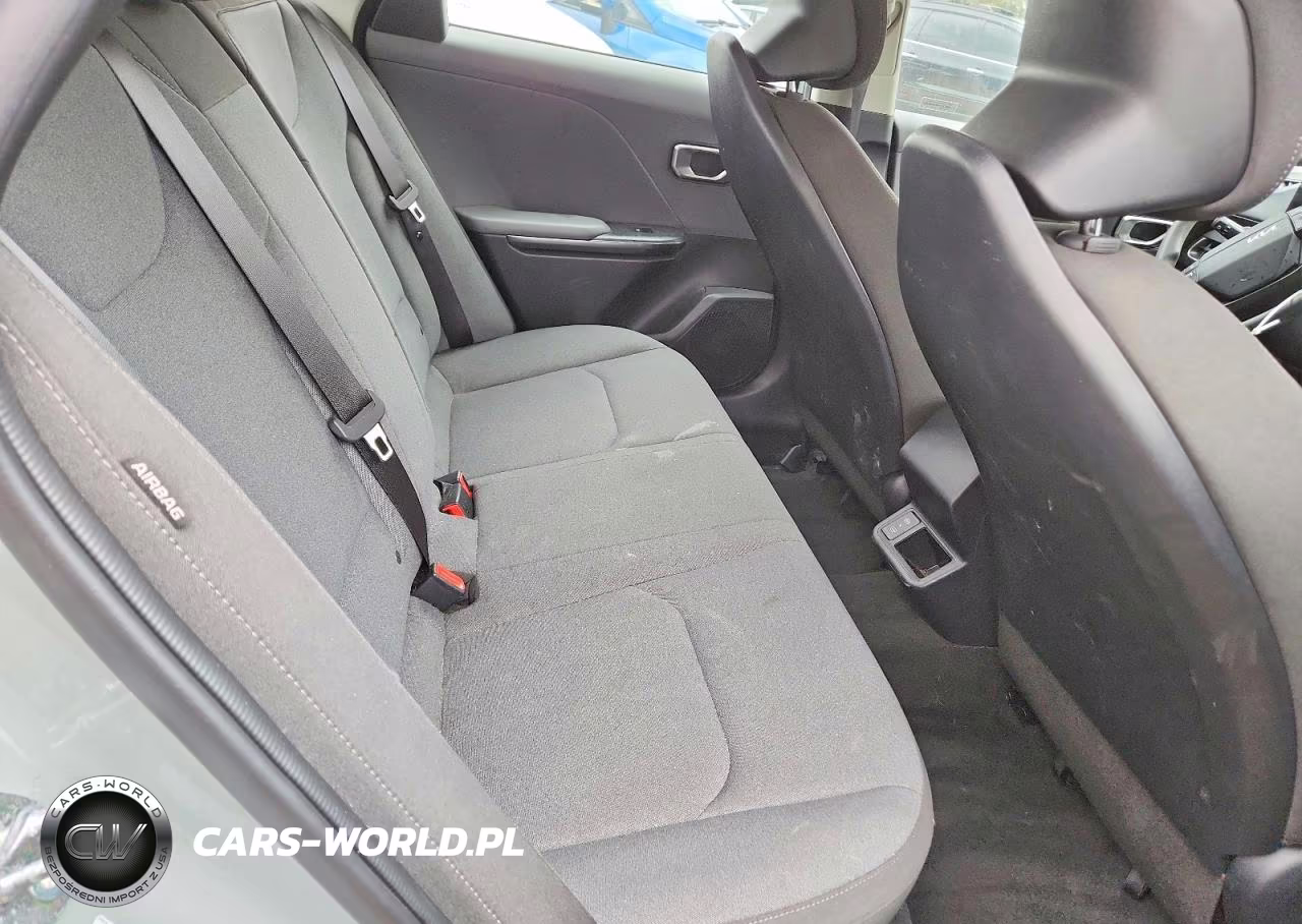 2025 Kia K4 Lxs VIN:3KPFT4DE3SE091385 - 10