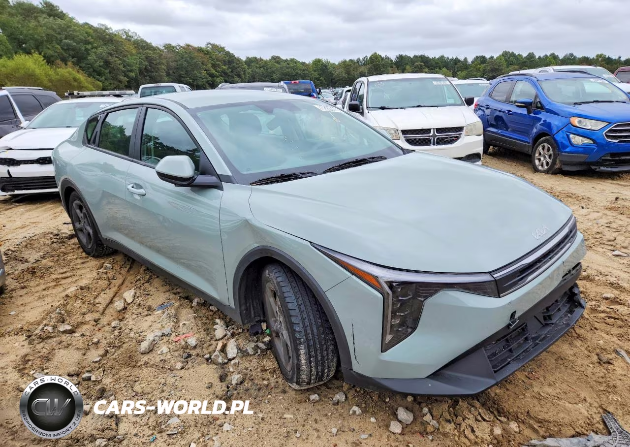 2025 Kia K4 Lxs VIN:3KPFT4DE3SE091385 - 4